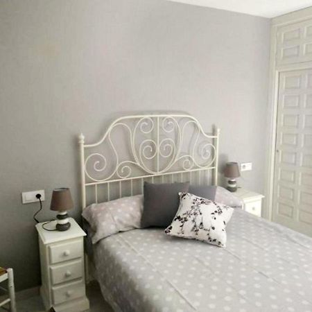 Vikerbiescas Appartement Buitenkant foto