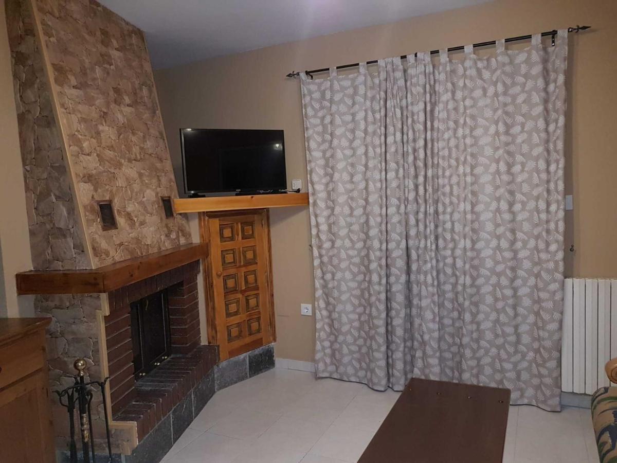 Vikerbiescas Appartement Buitenkant foto