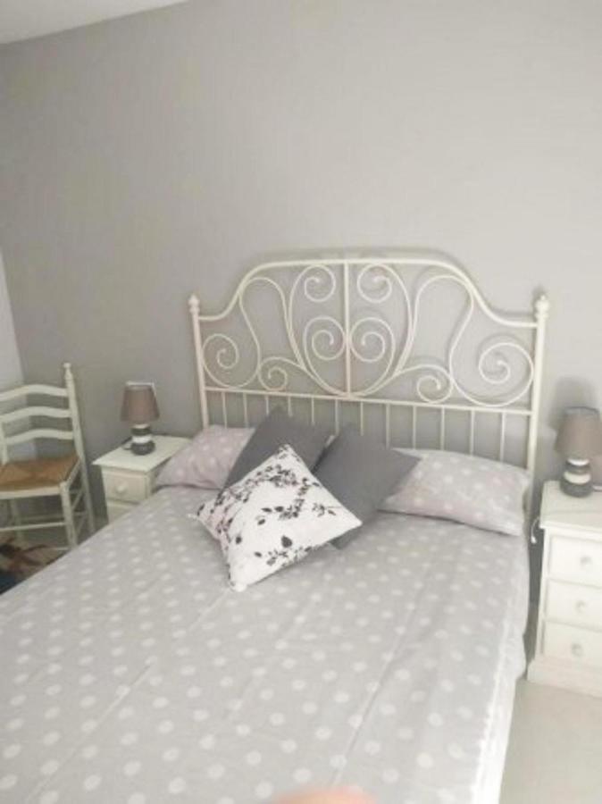 Vikerbiescas Appartement Buitenkant foto