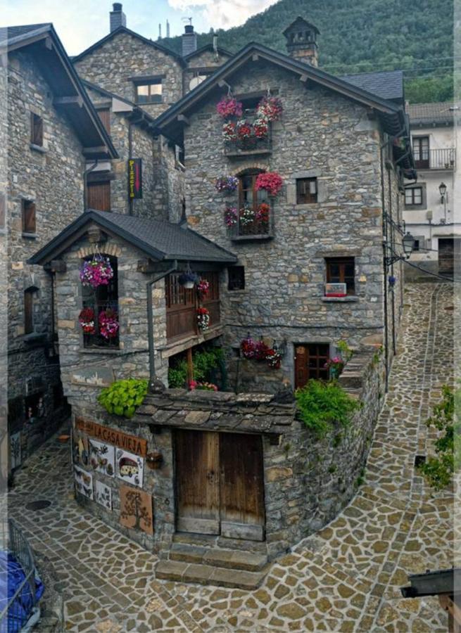 Vikerbiescas Appartement Buitenkant foto